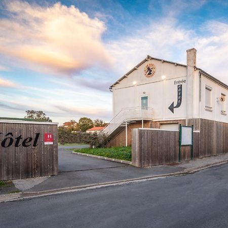 Hotel De La Gare Surgeres Bagian luar foto
